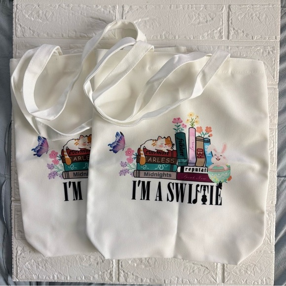 2 New 'I'm a Swiftie' Double Sided Tote Bags - Picture 6 of 7